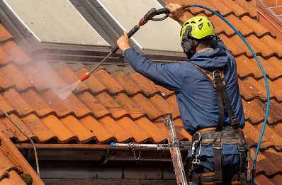 Démoussage et hydrofuge de toiture au Charmel